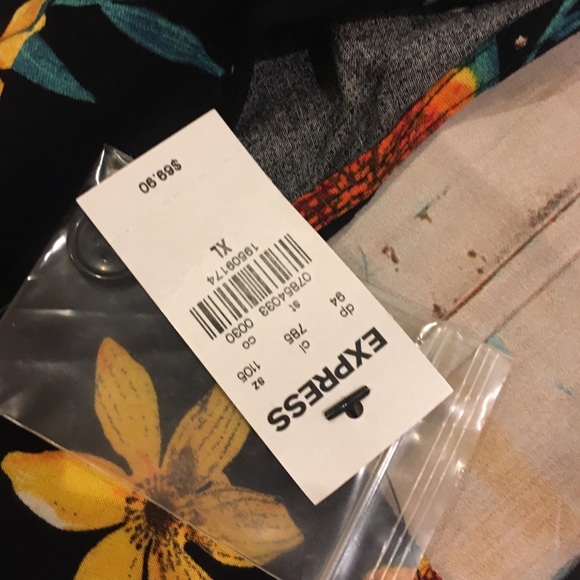 EXPRESS XL FLORAL LONG SLEEVE ROMPER - Picture 3 of 3